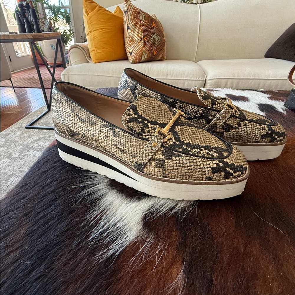 SHOE DAZZLE  SNAKE SKIN STEENA WEDGE LOAFER - SZ 10/41 - Picture 4 of 7